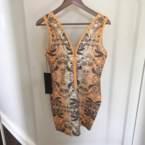 Women’s dress - Picture 2 of 3